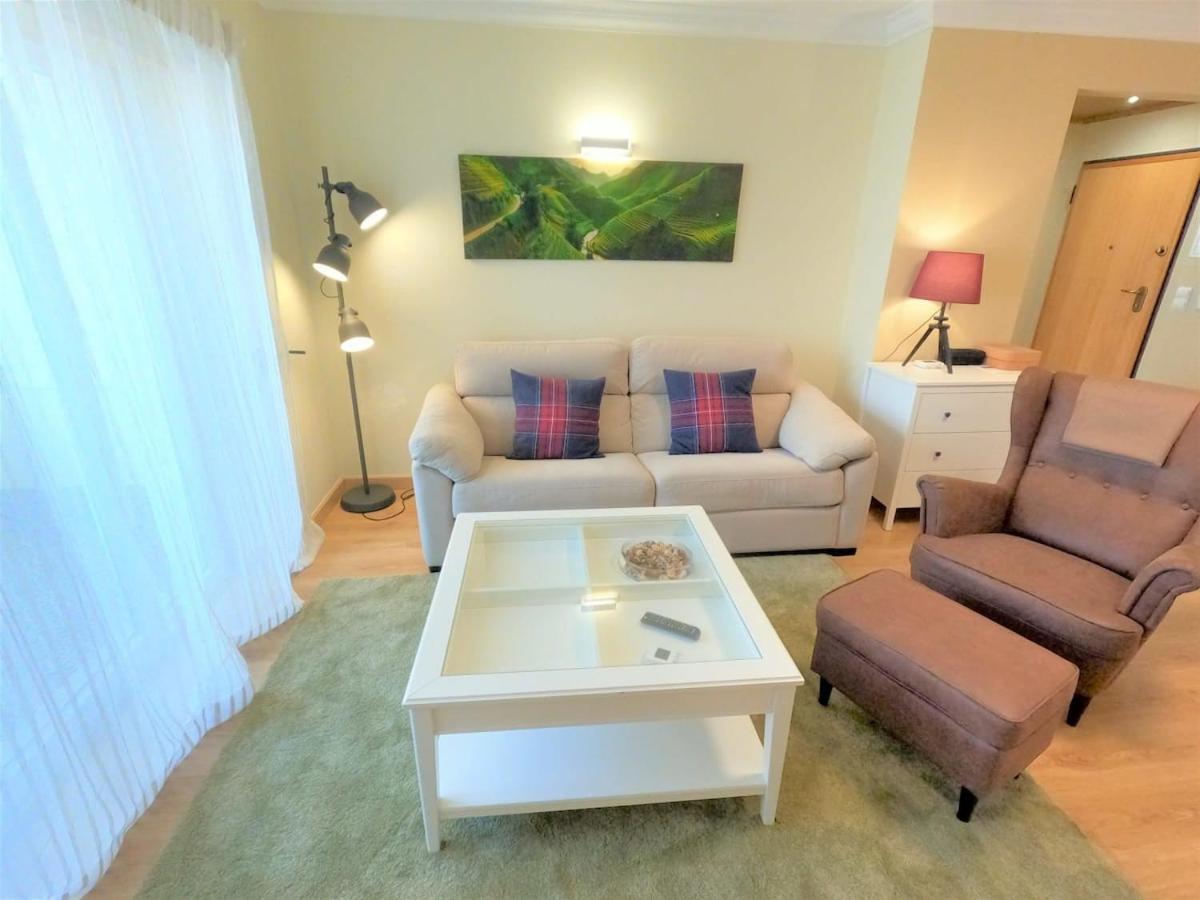 Carnaxide Modern T1 Apartment W Balcony In Carnaxide Oeiras Lisbon Екстер'єр фото