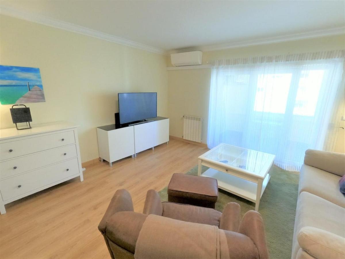 Carnaxide Modern T1 Apartment W Balcony In Carnaxide Oeiras Lisbon Екстер'єр фото