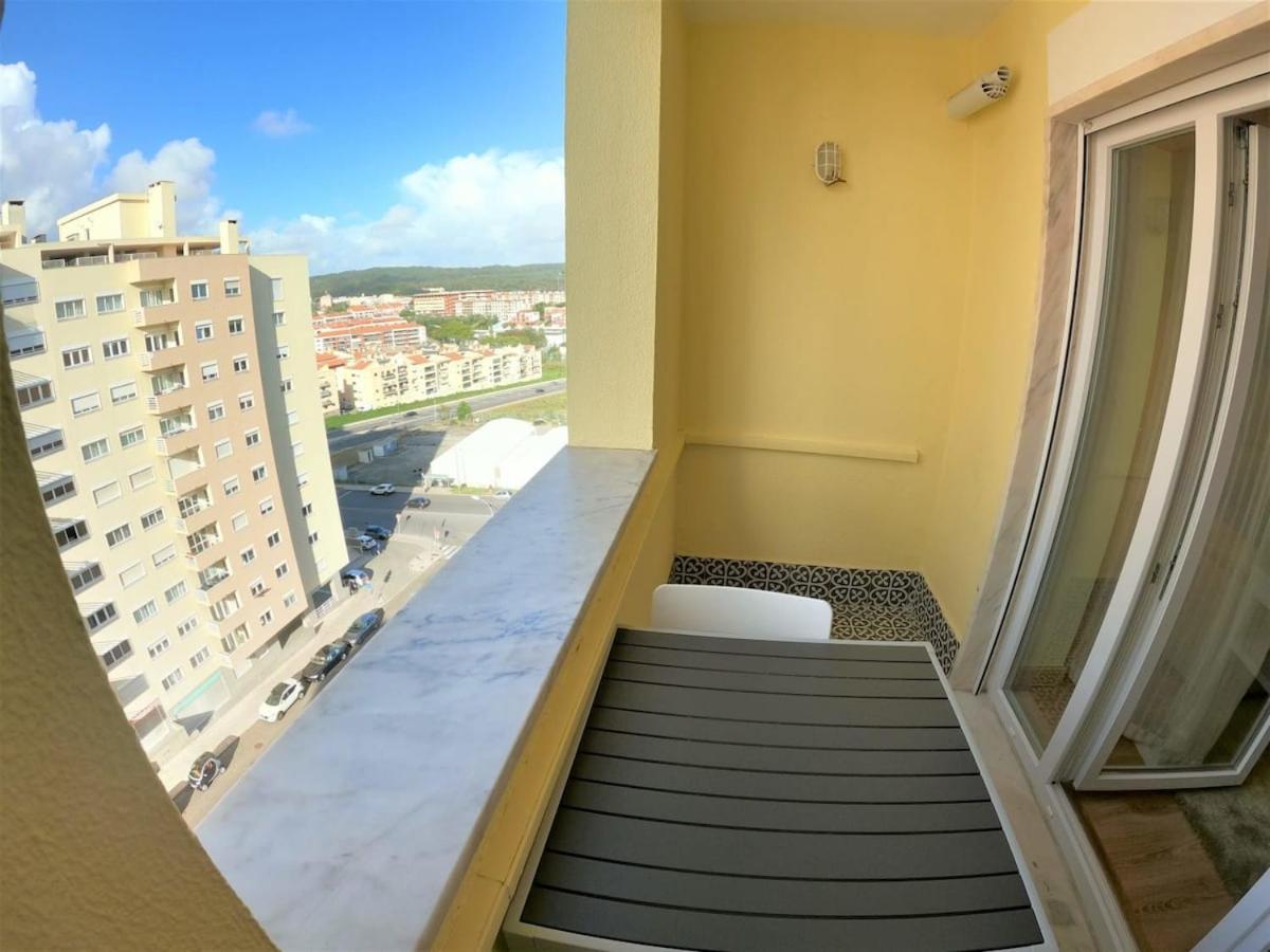 Carnaxide Modern T1 Apartment W Balcony In Carnaxide Oeiras Lisbon Екстер'єр фото