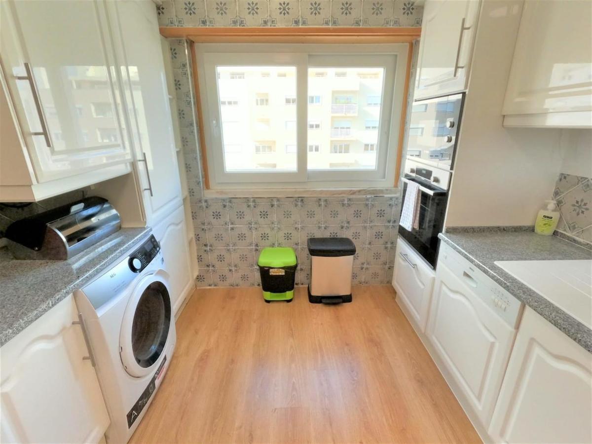 Carnaxide Modern T1 Apartment W Balcony In Carnaxide Oeiras Lisbon Екстер'єр фото