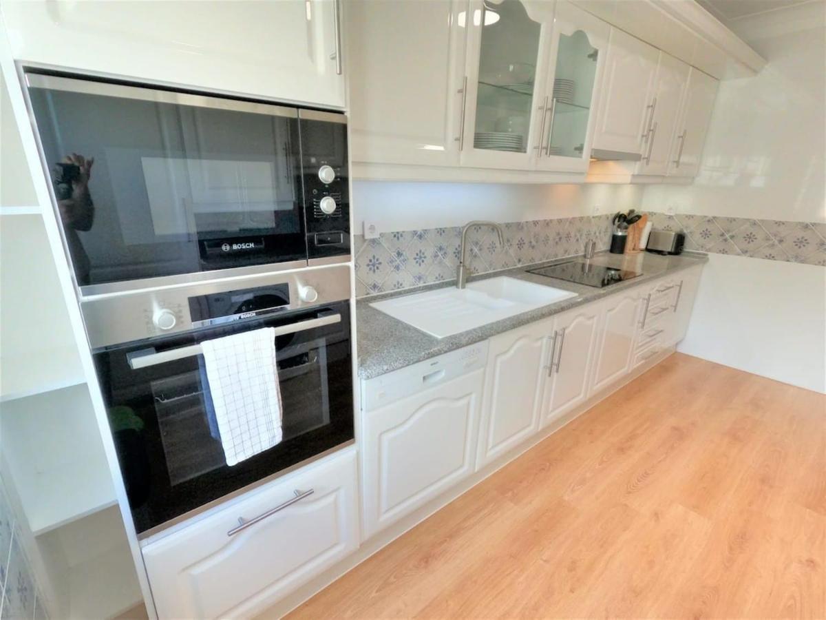 Carnaxide Modern T1 Apartment W Balcony In Carnaxide Oeiras Lisbon Екстер'єр фото