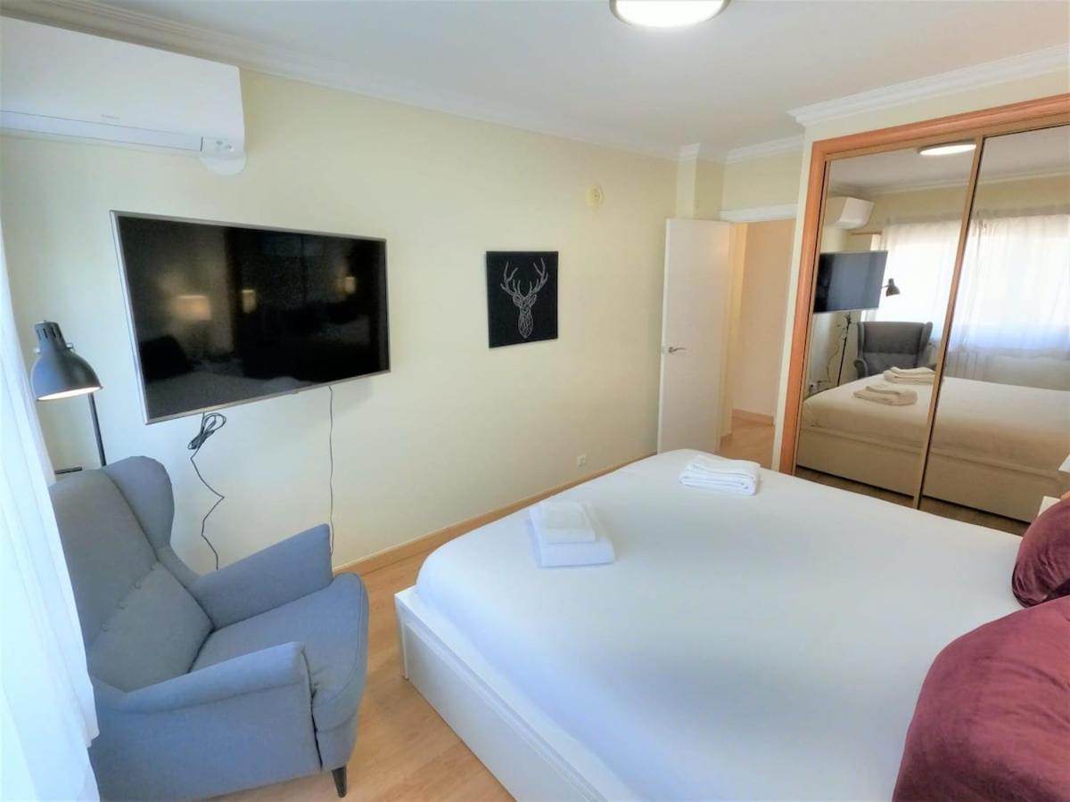 Carnaxide Modern T1 Apartment W Balcony In Carnaxide Oeiras Lisbon Екстер'єр фото