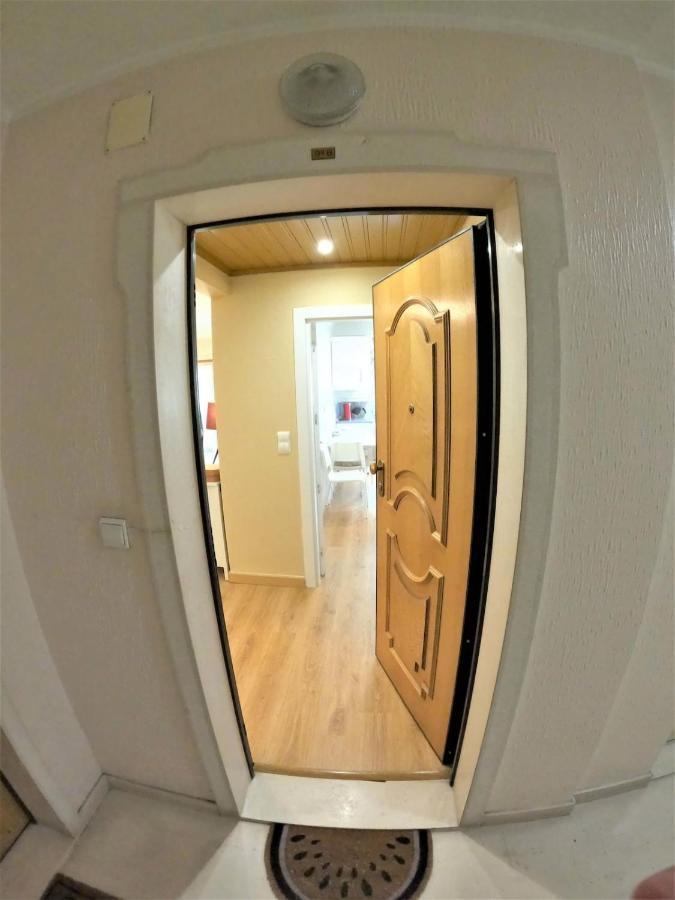 Carnaxide Modern T1 Apartment W Balcony In Carnaxide Oeiras Lisbon Екстер'єр фото