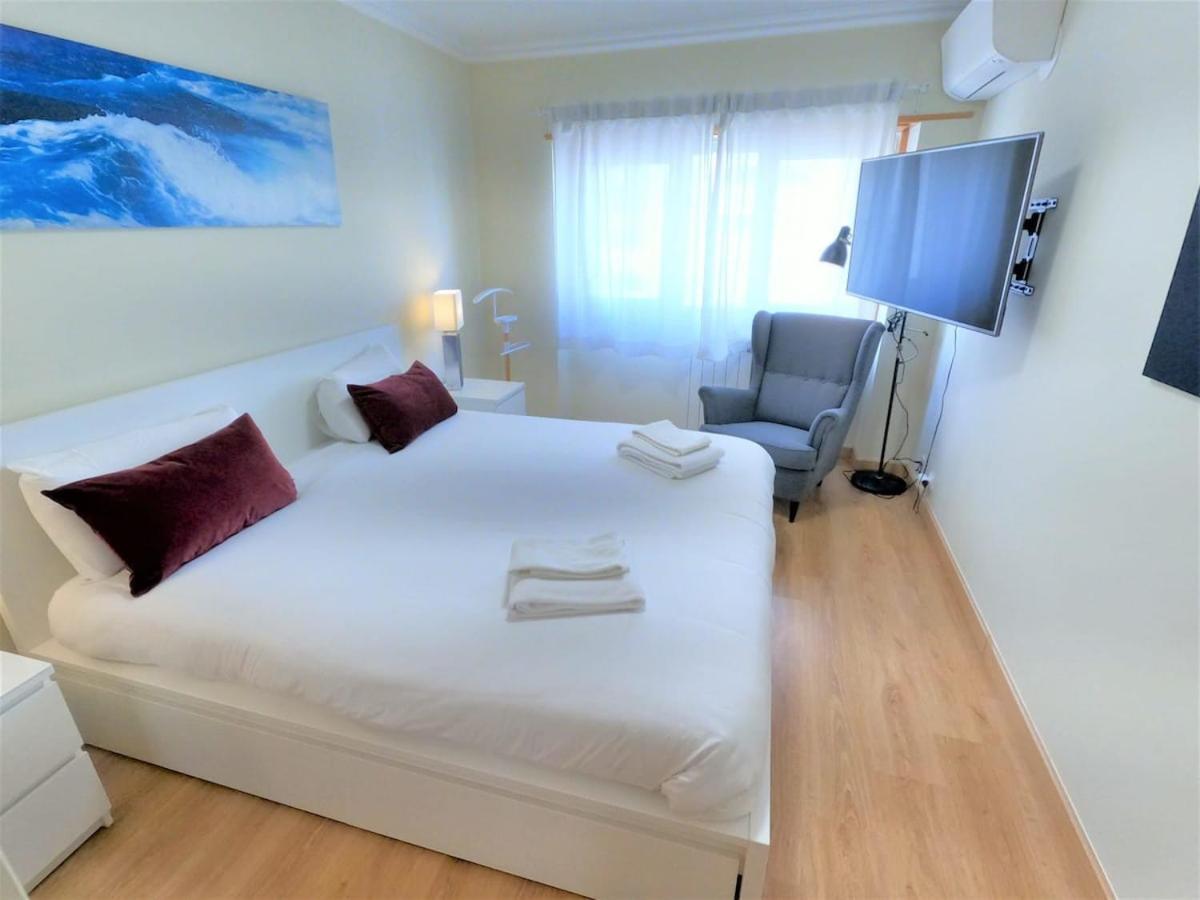 Carnaxide Modern T1 Apartment W Balcony In Carnaxide Oeiras Lisbon Екстер'єр фото